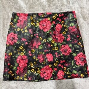 Forever 21 Leather Flower Skirt Size M